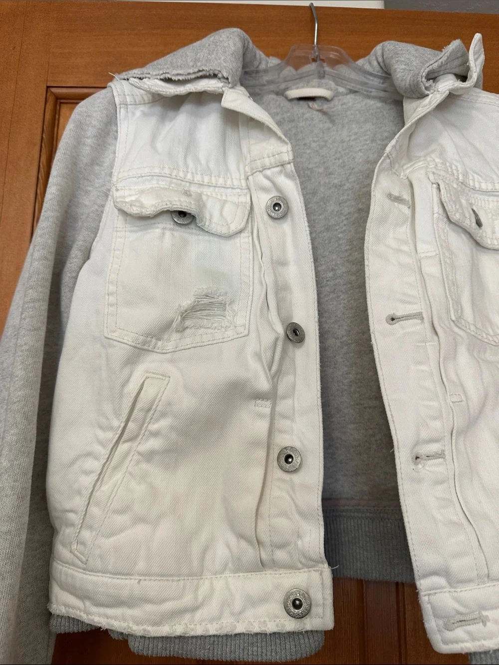 Free People White Denim Jacket with Heather Gray Hoodie Sleeves size XS - Picture 2 of 5